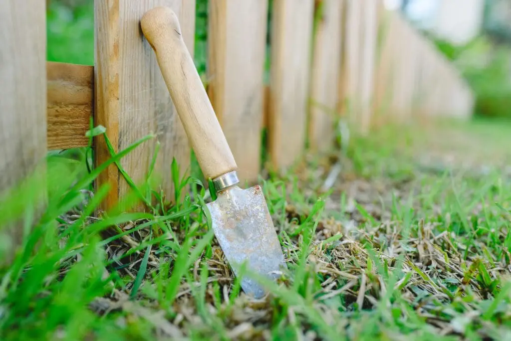 No-Dig No-Mess Fence Depiction