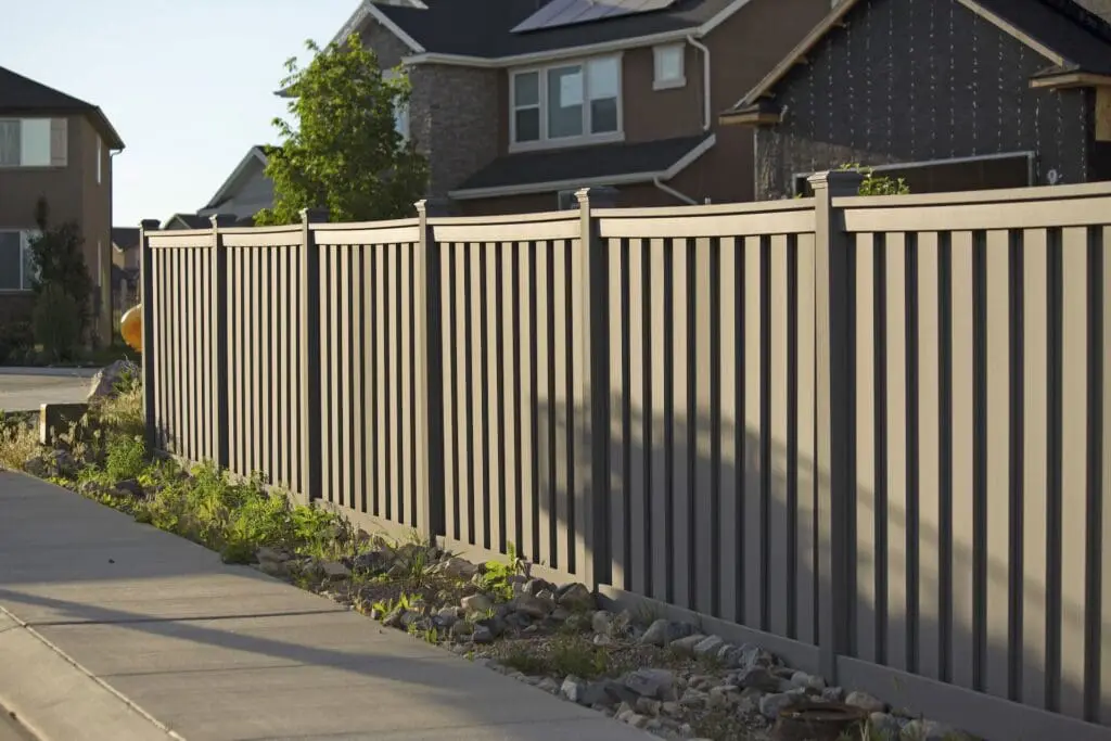 Vinyl Privacy Fence Design Ideas for Indiana Homes