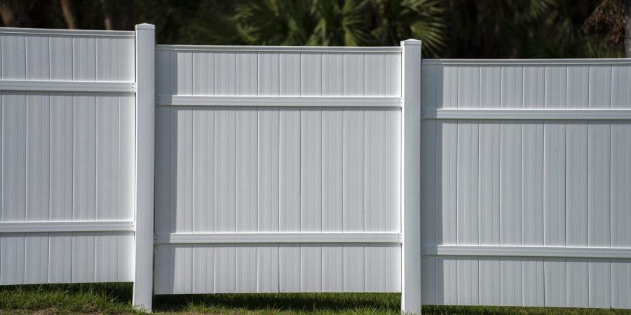 Vinyl commercial fence