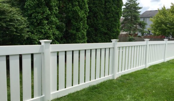 vinyl picket fence in noblesville indiana backyard installed by a local indianapolis fencing company