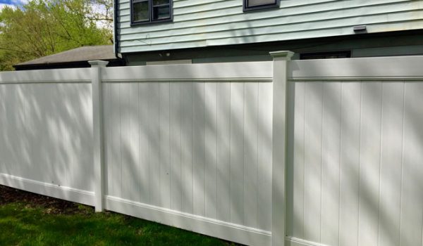 vinyl fence in zionsville indiana backyard